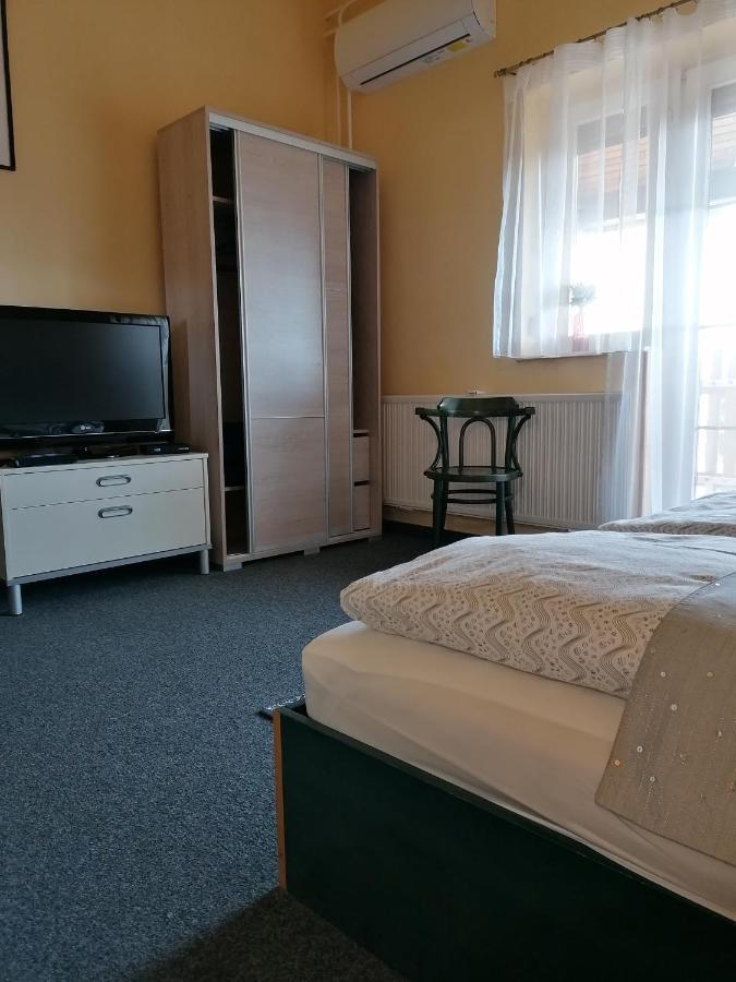 Apartamento Bianco Sopron Exterior foto
