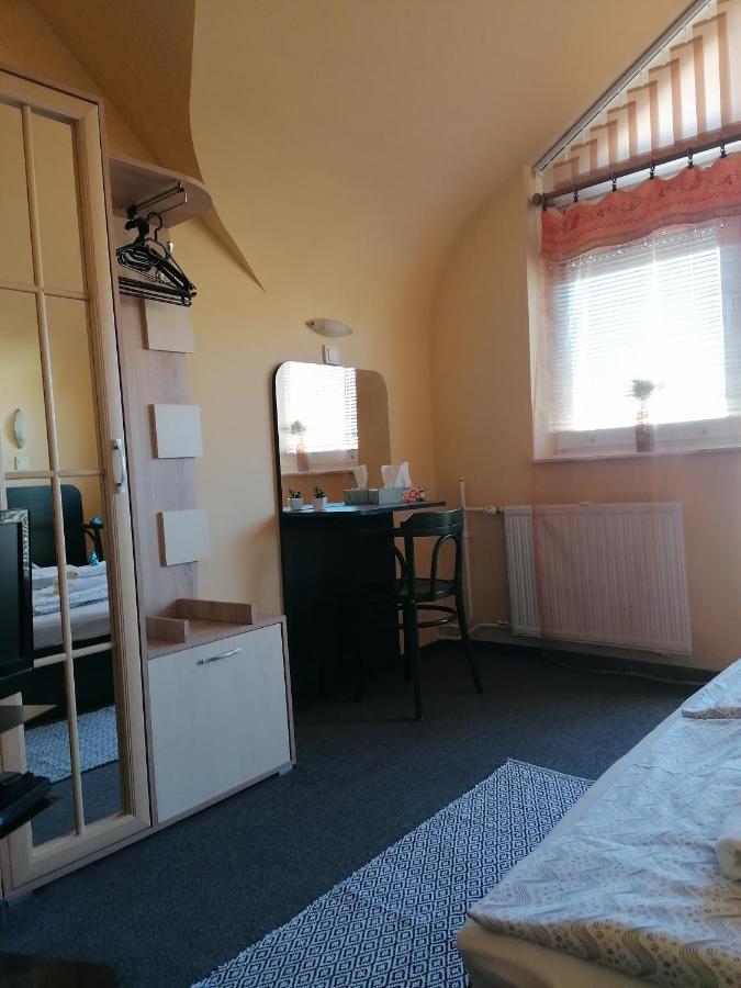 Apartamento Bianco Sopron Exterior foto